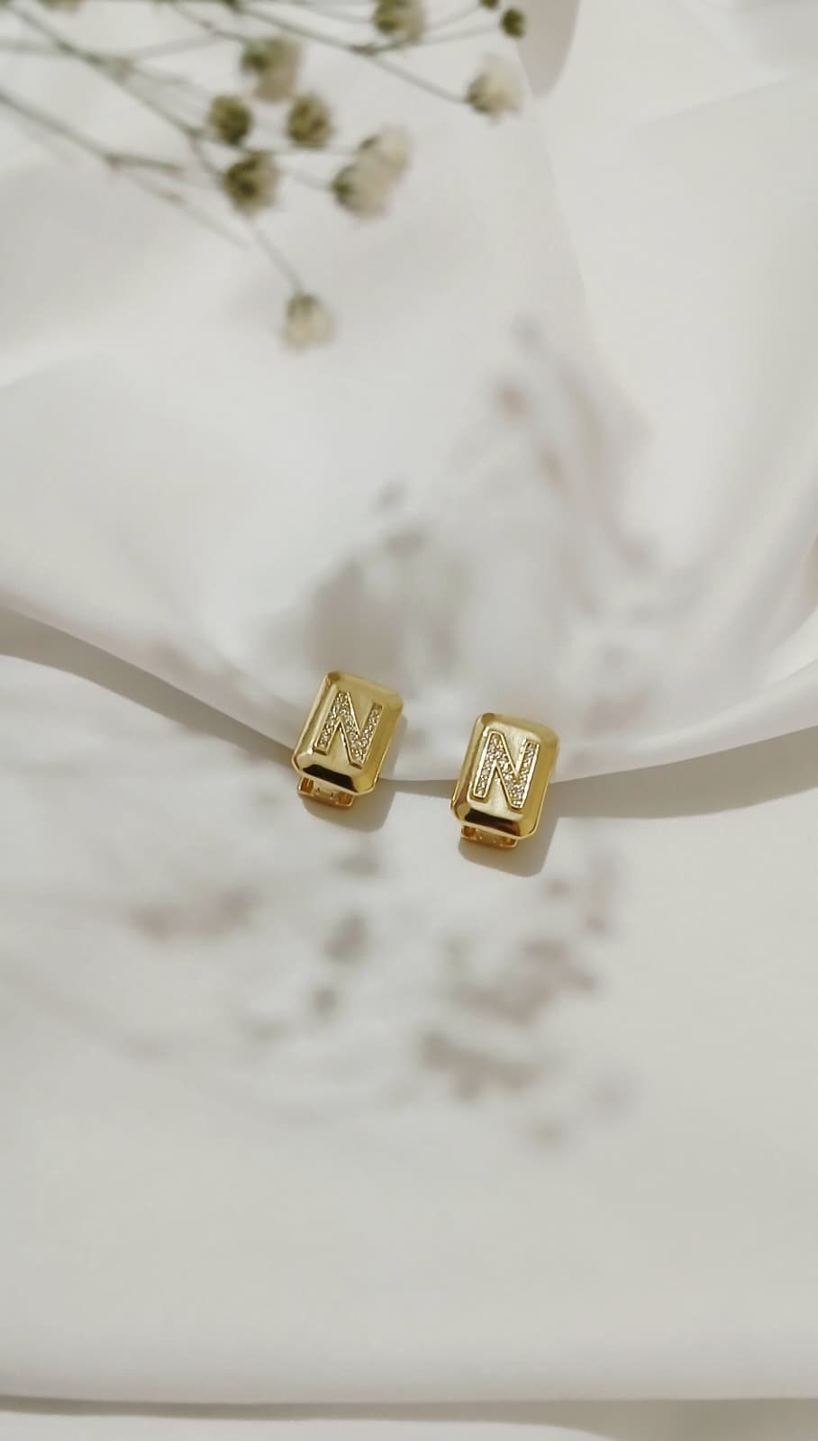 gold renk harf küpe