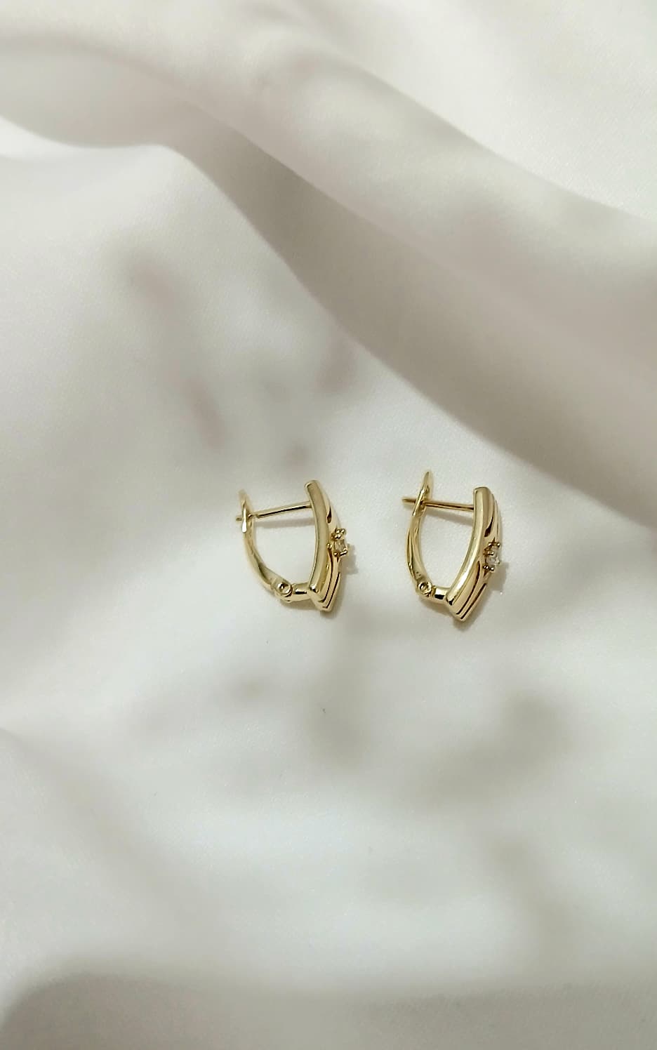 zirkon taşlı çelik küpe