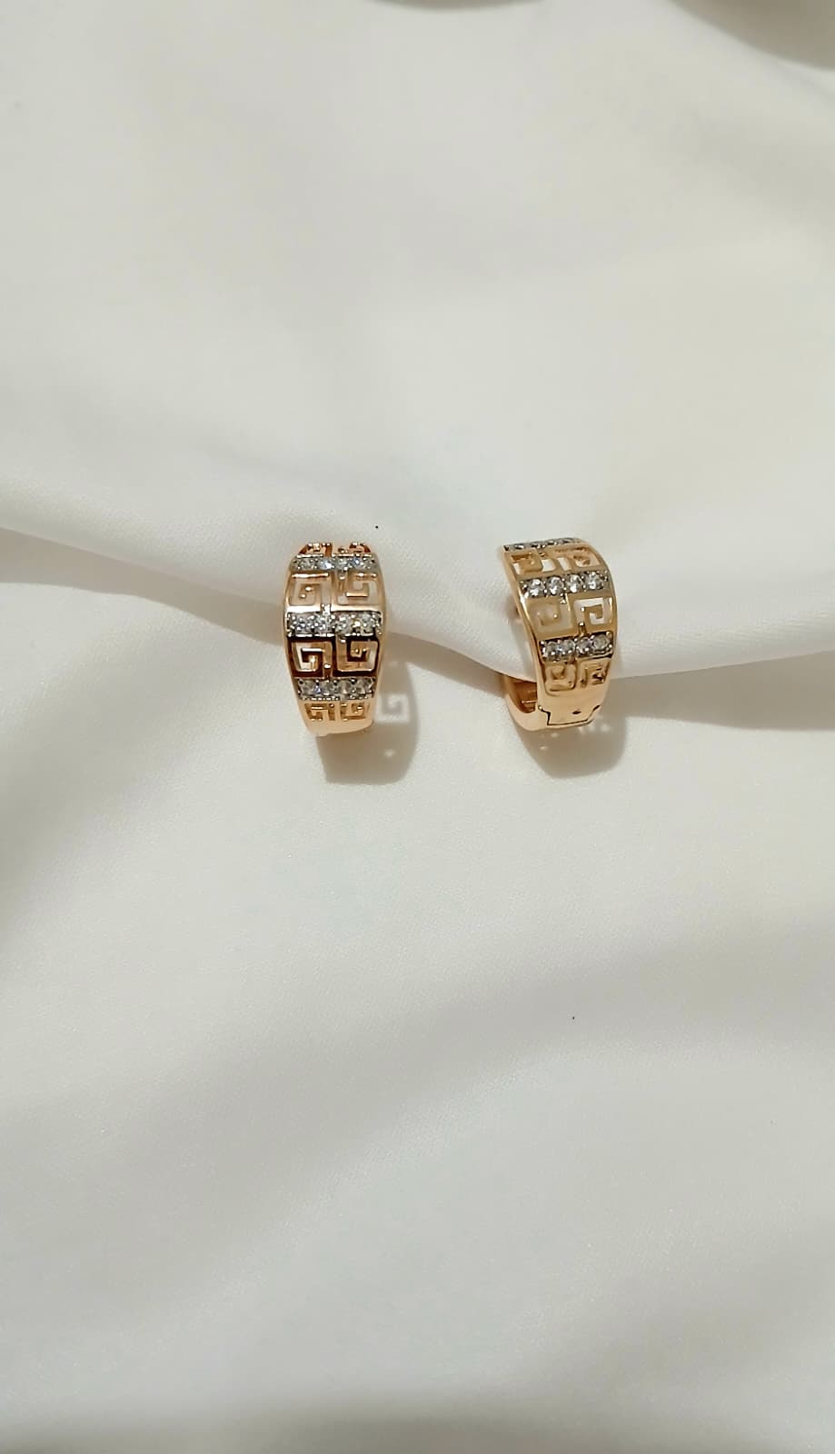 gold renk çelik küpe