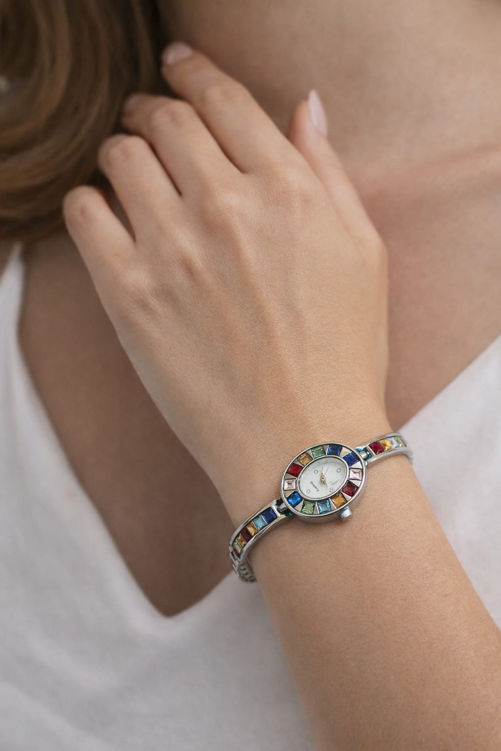 renkli taş detayı ile kadın kol saat